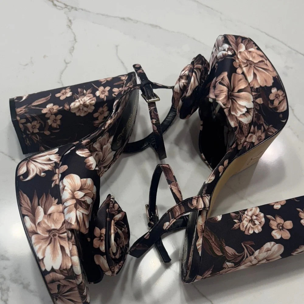 Express Floral Platform Heels - Purple and Cream - Picture 7 of 11